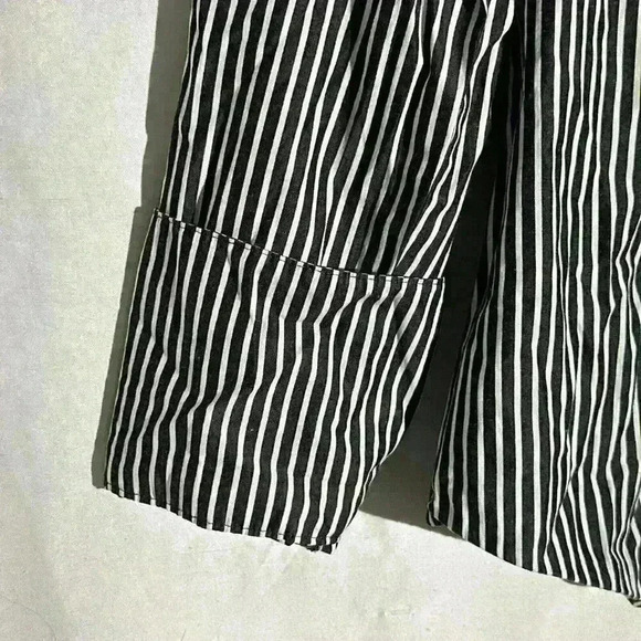 Loft By Ann Taylor Black/White Striped Button Down Blouse - Size 6 - Picture 4 of 7